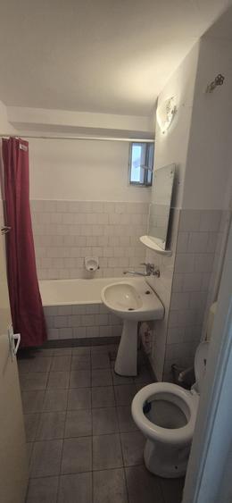 Apartament cu 3 camere decomandat în Horea
