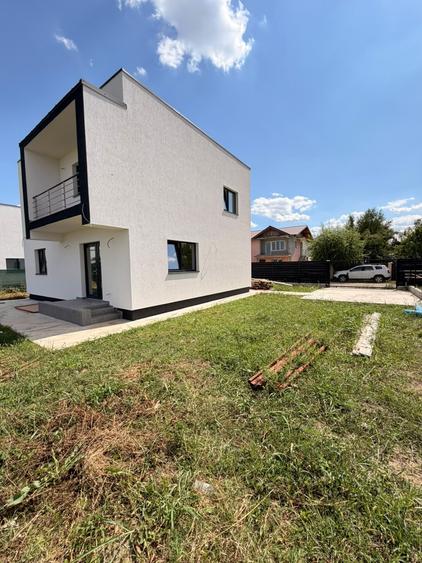 Casă individuală cu 4 camere cu Teren 394 Mp în Berceni
