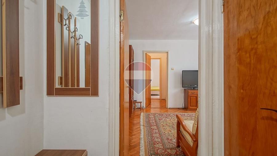 Apartament cu 2 camere semidecomandat în Centrul Civic