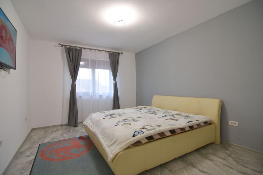 Casă individuală cu 4 camere cu Teren 430 Mp în Ghirodei