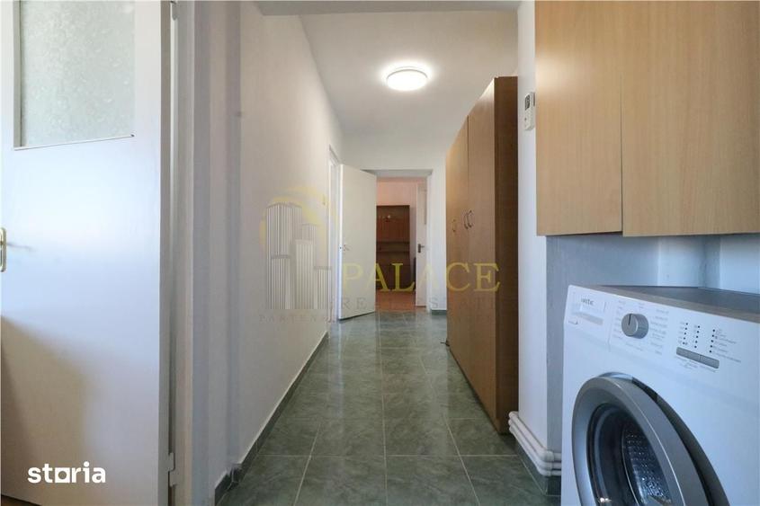 Apartament cu 3 camere decomandat în Hala Centrală