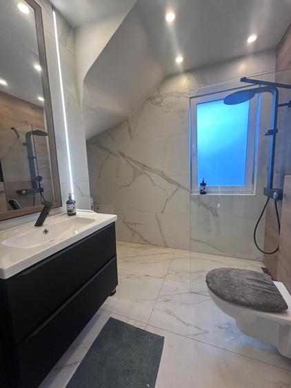 Duplex cu 4 camere cu Canalizare în Florești
