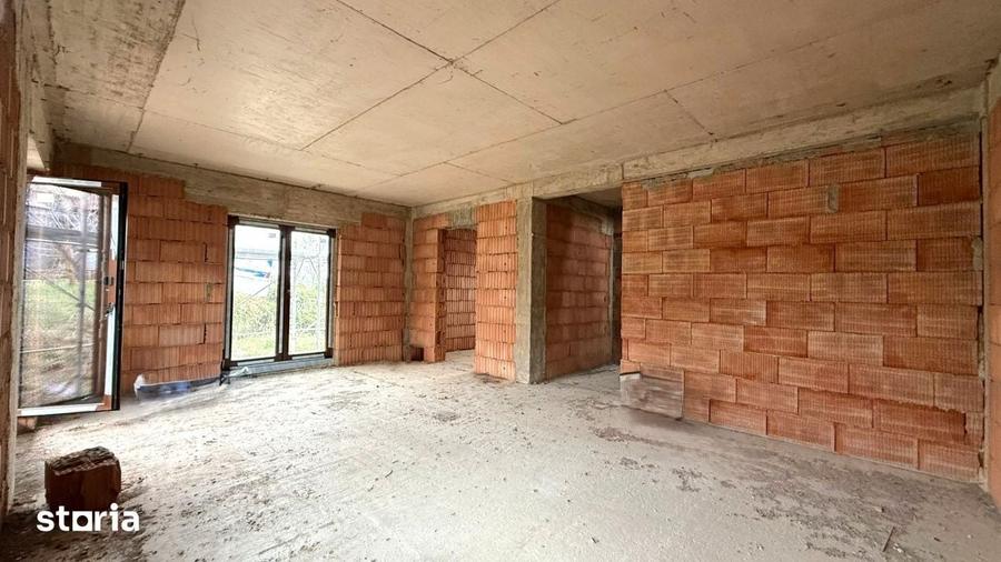Casă cu 4 camere cu Teren 490 Mp în Jucu
