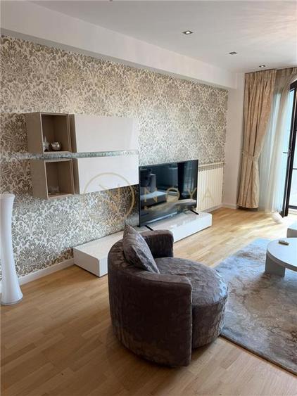 Apartament cu 3 camere decomandat, mobilat în Iancu Nicolae