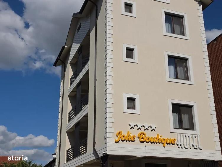 Casă cu 4 camere cu Teren 702 Mp în 1 Mai