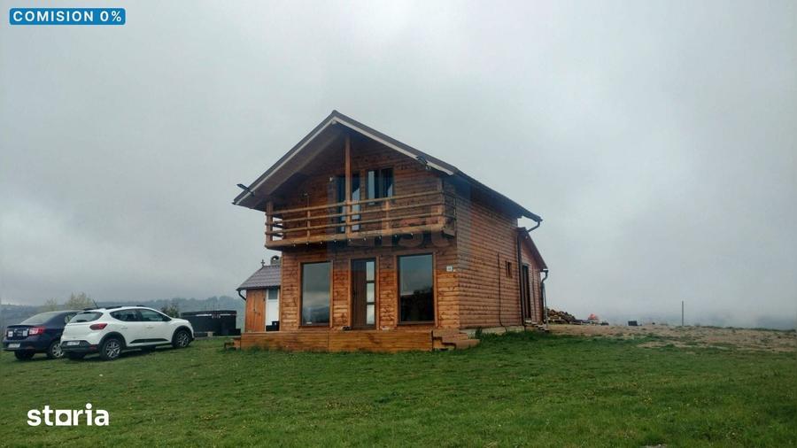 Casă cu 4 camere cu Teren 1000 Mp în Mărișel