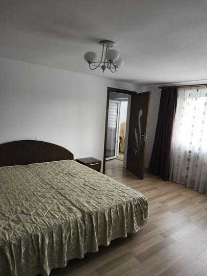 Casă cu 4 camere cu Teren 1000 Mp în Stroiești