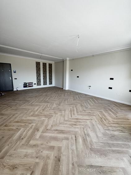 Apartament cu 2 camere semidecomandat în Florești