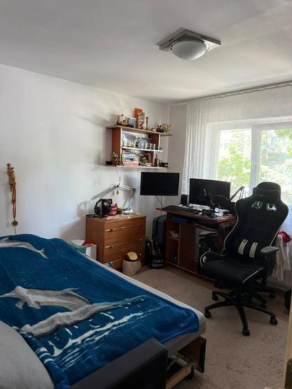 Apartament cu 3 camere decomandat în Lipovei