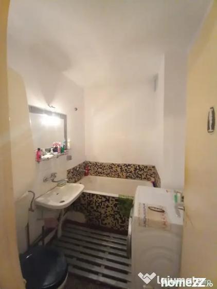 Apartament cu 3 camere decomandat în Săsar