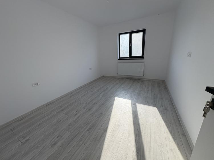 Casă individuală cu 4 camere cu Canalizare în Horpaz