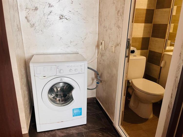 Apartament cu 3 camere decomandat, mobilat în Central