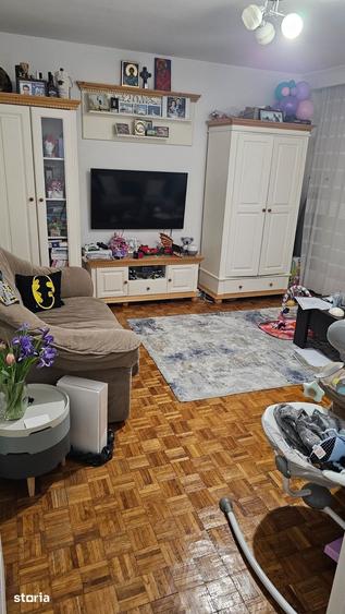 Apartament cu 4 camere decomandat în Central