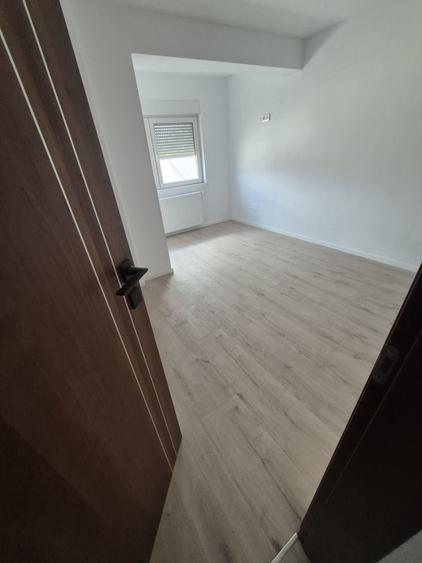 Casă cu 4 camere cu Teren 936 Mp în Sântimbru