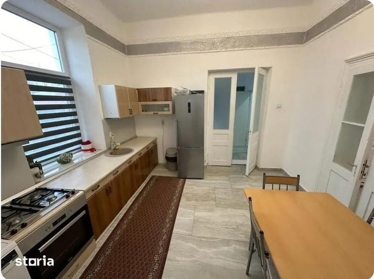 Casă cu 4 camere cu Teren 86 Mp în Central