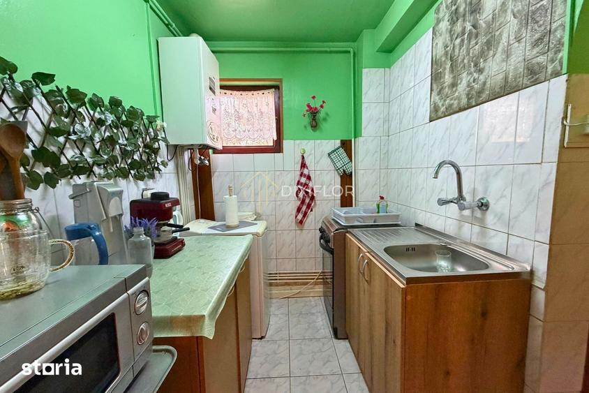 Apartament cu 3 camere semidecomandat în Tudor