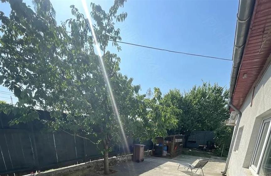 Casă individuală cu 5 camere cu Canalizare în Bucureștii Noi
