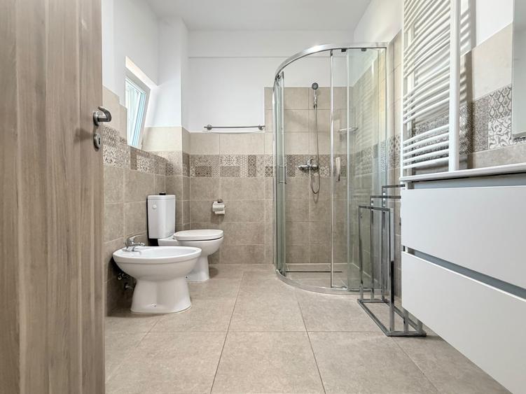 Apartament cu 3 camere decomandat în Bucovina