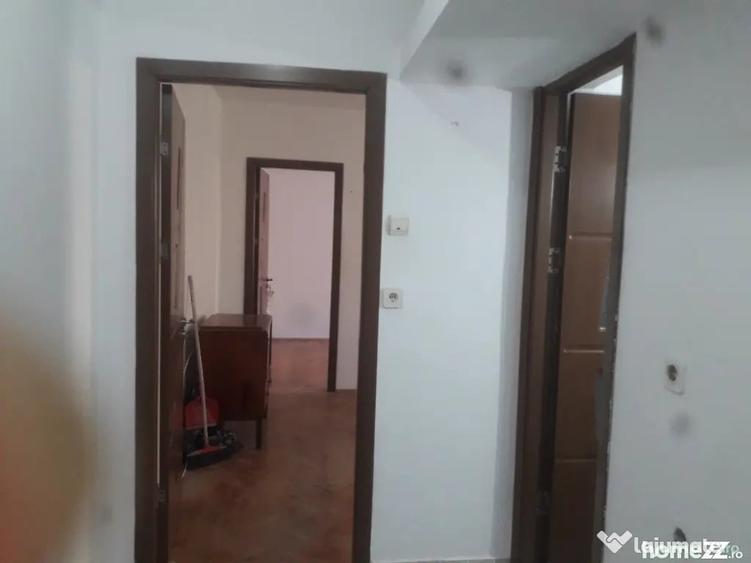 Apartament cu 2 camere nedecomandat în George Enescu