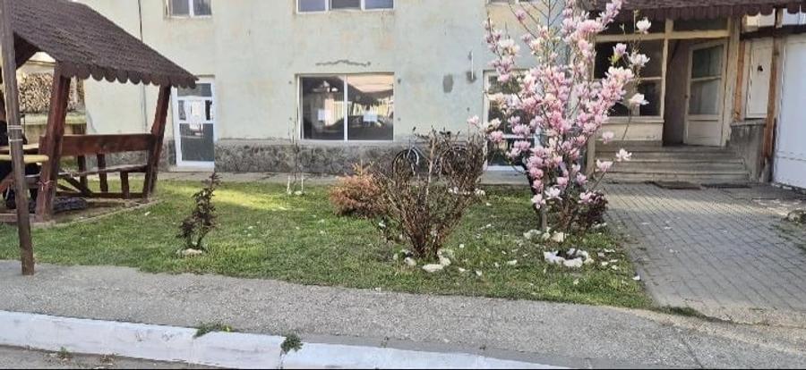 Spațiu comercial, de 300 mp, în Roșia Montană