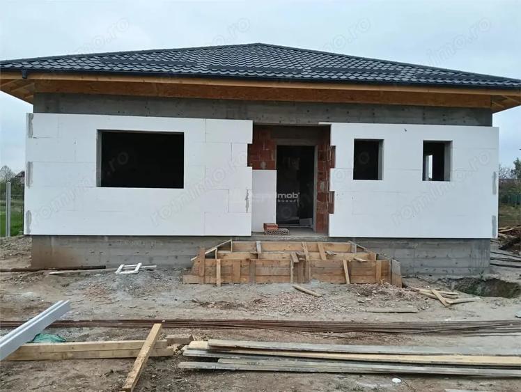Casă cu 3 camere cu Teren 365 Mp în Mihăilești