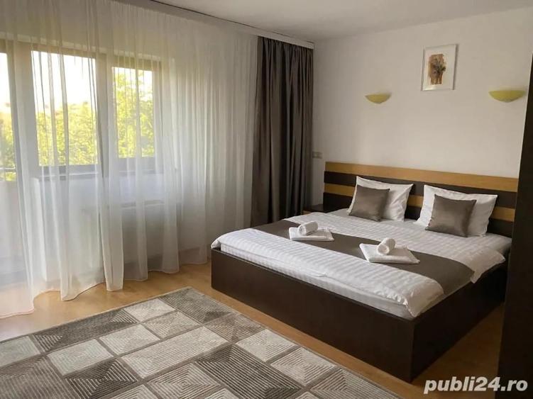 Spațiu comercial, de 1,000 mp, în Mehala