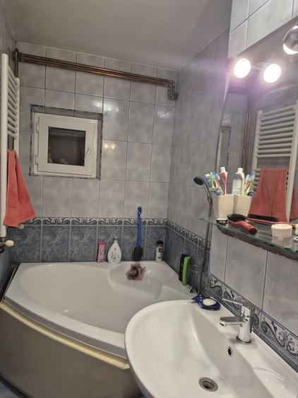 Apartament cu 2 camere decomandat în Rahova
