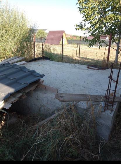 Casă cu 3 camere în Leamna de Jos