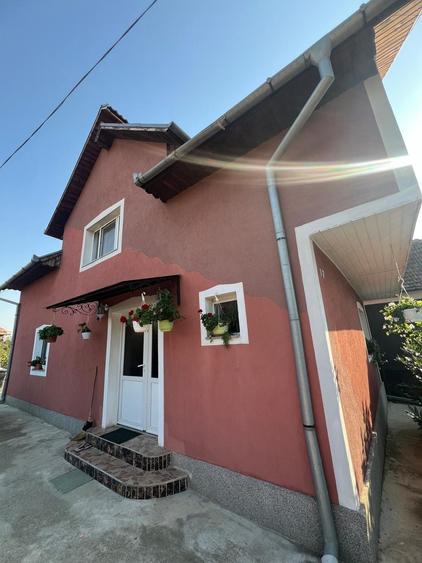 Casă cu 4 camere în Husasău de Criș