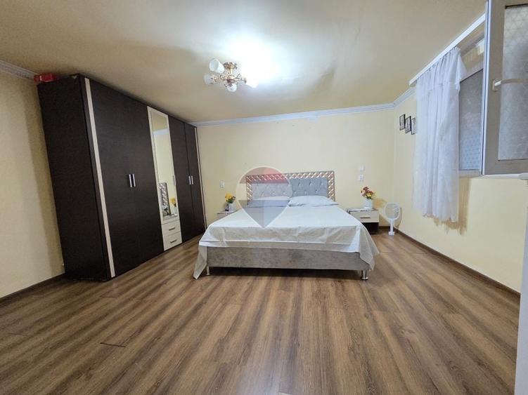 Casă cu 3 camere cu Teren 1000 Mp în Bătinești