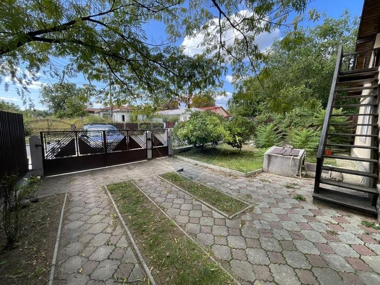 Casă individuală cu 6 camere cu Teren 1354 Mp în Țifești