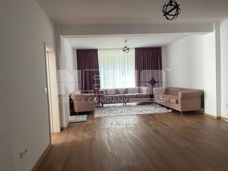 Apartament cu 3 camere decomandat în Exterior Vest