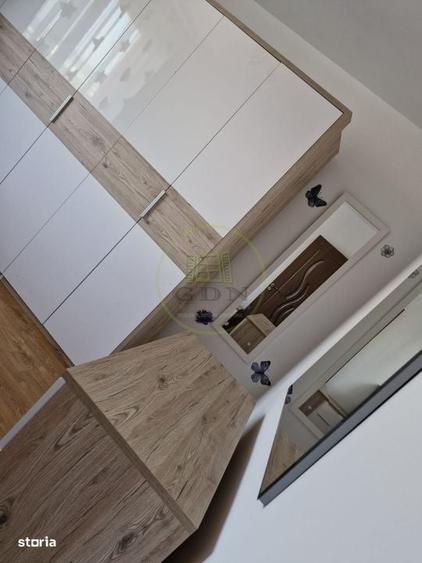Apartament cu 3 camere în Vasile Aaron