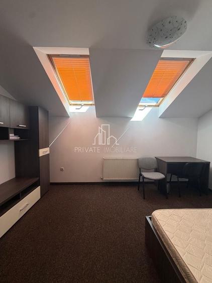 Apartament cu 5 camere decomandat în 7 Noiembrie