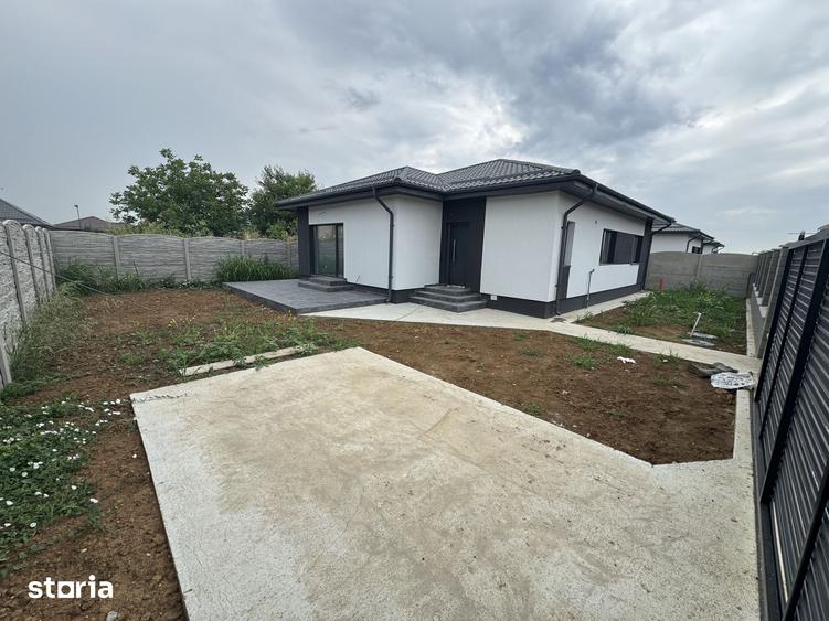 Casă cu 4 camere cu Teren 400 Mp în Clinceni