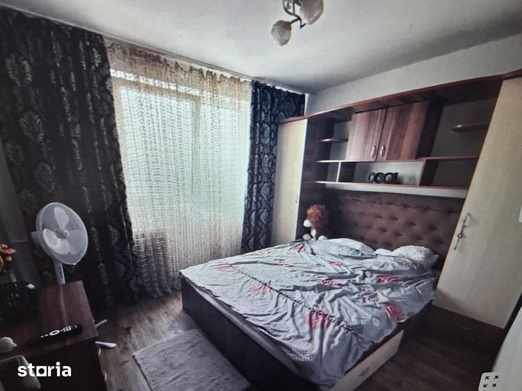 Apartament cu 2 camere decomandat în Tei