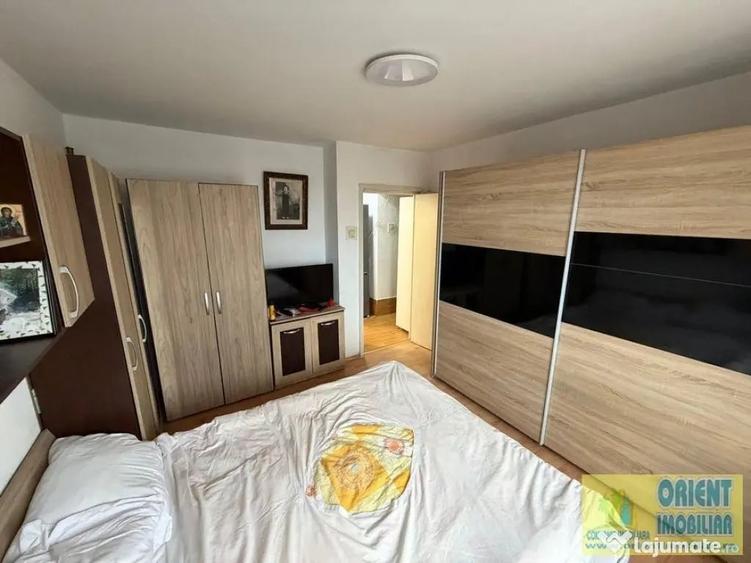 Apartament cu 2 camere decomandat în Km 4
