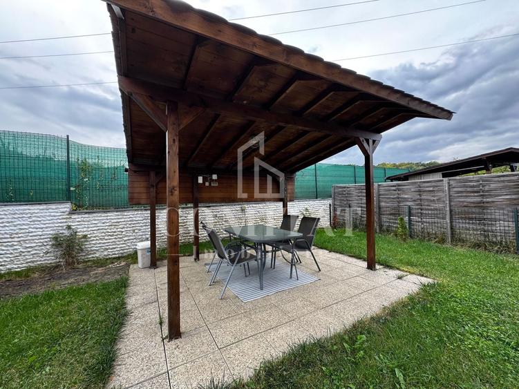 Duplex cu 4 camere cu Canalizare în Europa