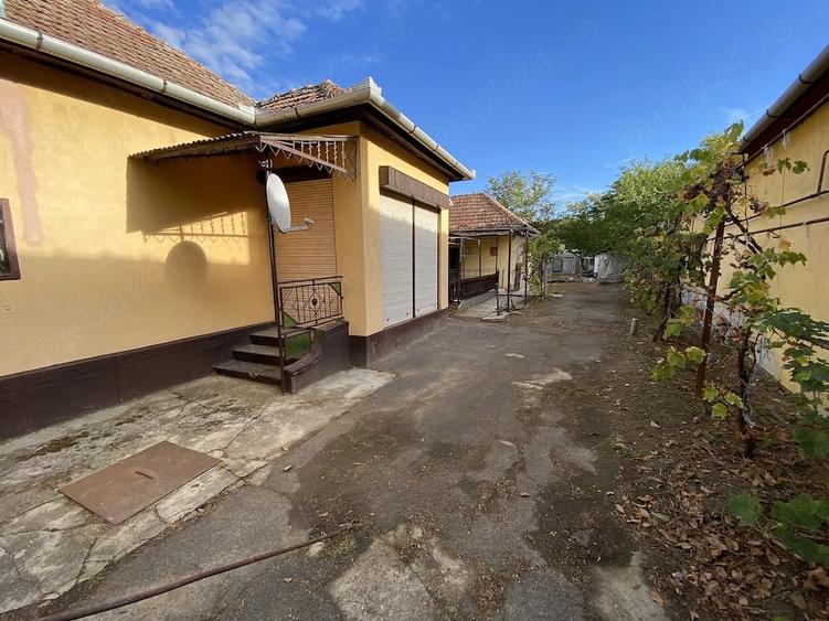 Casă cu 5 camere cu Teren 1353 Mp în Central