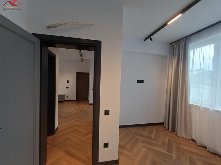 Apartament cu 3 camere decomandat în Turnișor