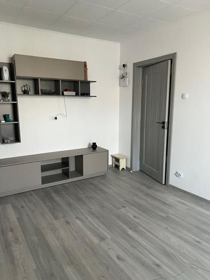 Apartament cu 2 camere decomandat în Berceni