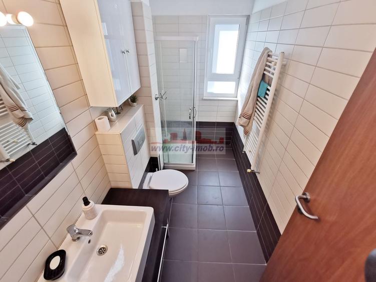 Apartament cu 3 camere decomandat în Băneasa