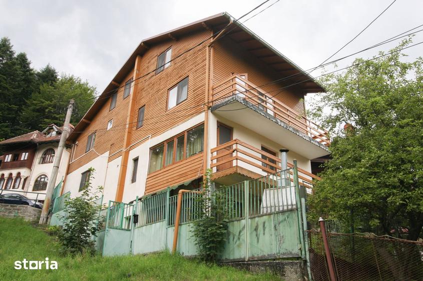 Casă cu 8 camere cu Teren 137 Mp în Central