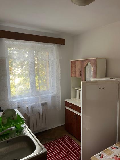 Apartament cu 2 camere decomandat în Petrișor