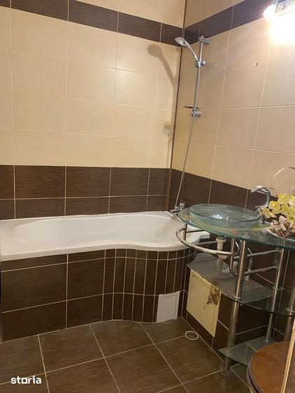 Apartament cu 3 camere în Valea Aurie