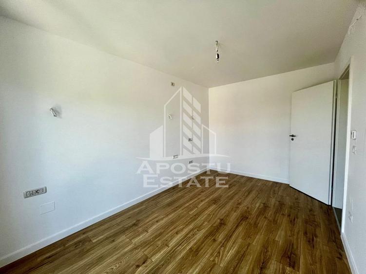 Casă cu 3 camere cu Teren 250 Mp în Plopi