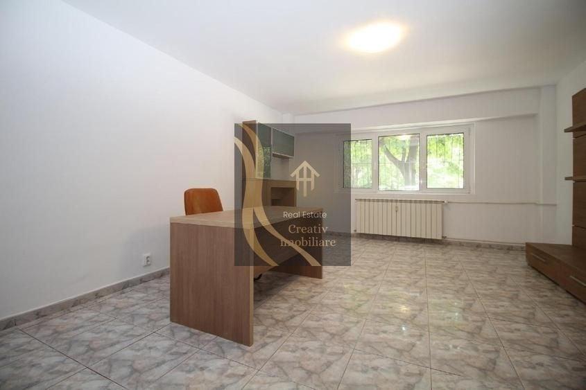 Apartament cu 3 camere decomandat în P-ța Muncii
