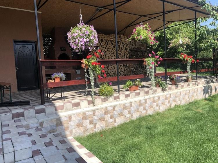 Casă cu 4 camere în Stana
