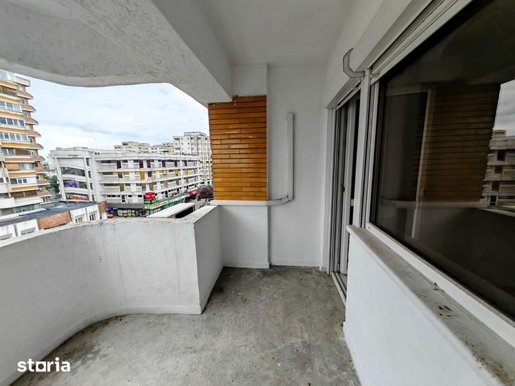 Apartament cu 3 camere decomandat în Șerbănești