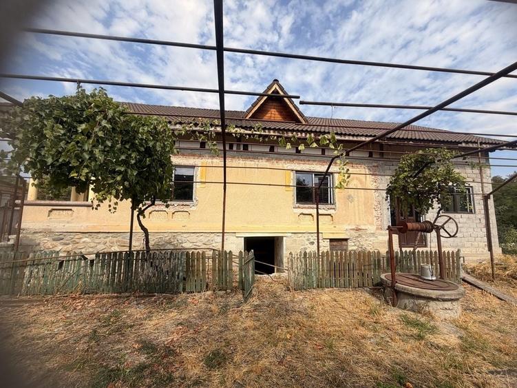 Casă cu 4 camere în Ursați